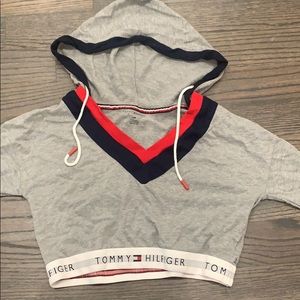 Cropped Tommy H hoodie